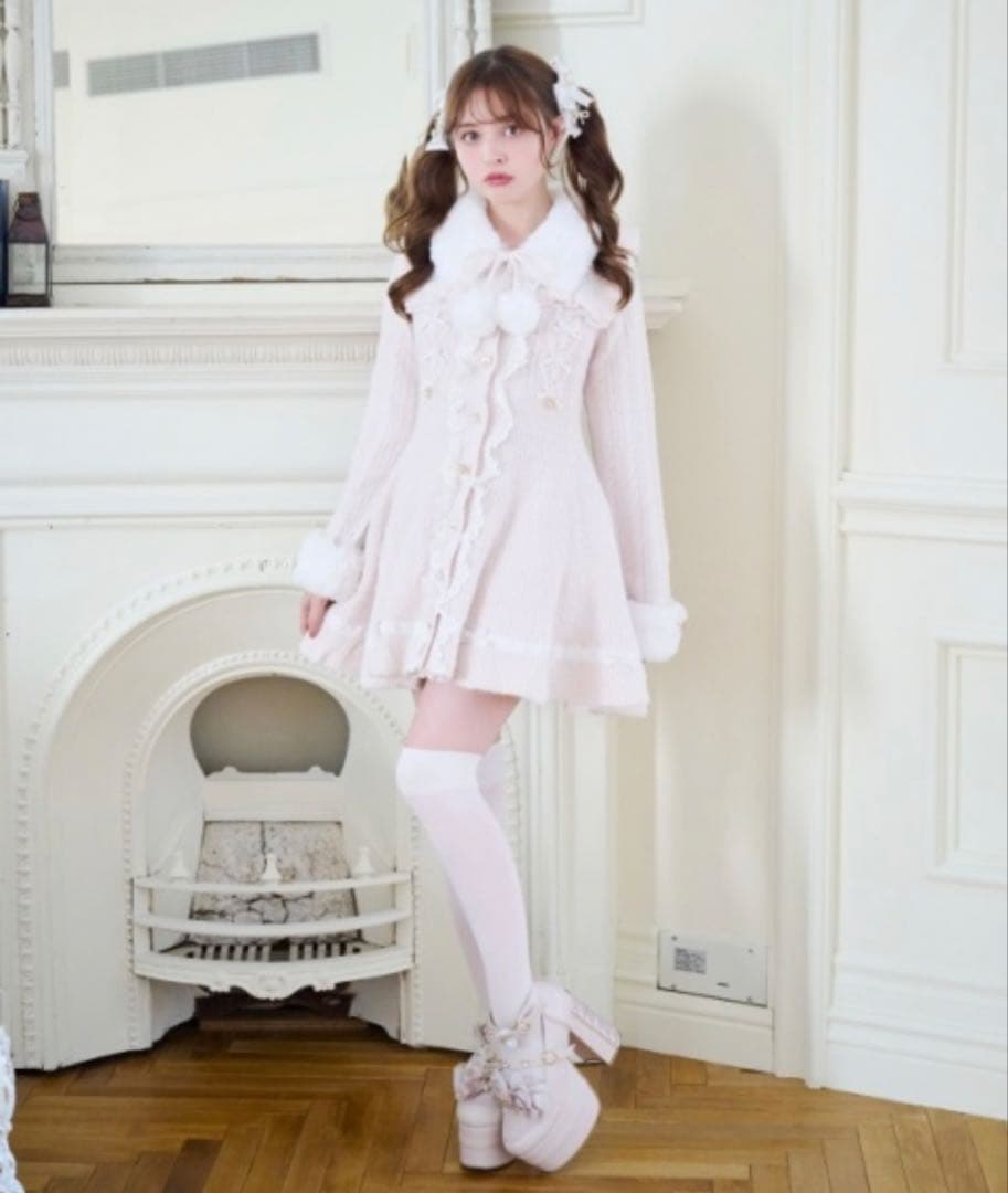 リズリサ ファーカラーぺプラムカーディガンピン