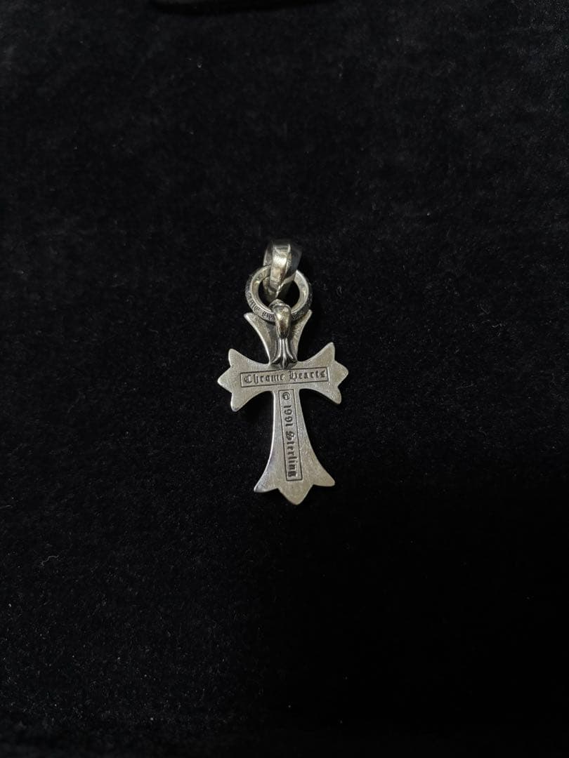 【カズ】CHROME HEARTS スモールCHクロス Wベイル