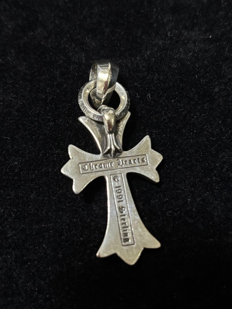 【カズ】CHROME HEARTS スモールCHクロス Wベイル