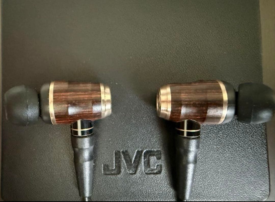 【ハイレゾ対応】JVC HA-FX850ウッドドーム型カナル有線イヤホン箱付き