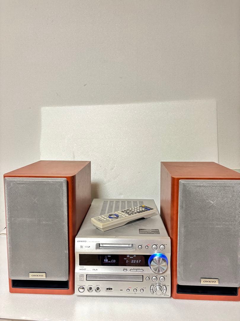 ONKYO CD MD コンポ 木製スピーカー付き　FR-N7SX リモコン付