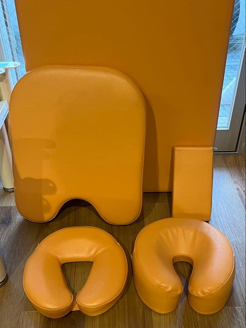 【送料込み】施術ベッド　枕付き　タカダベッド　施術台　整体ベッド　マッサージ