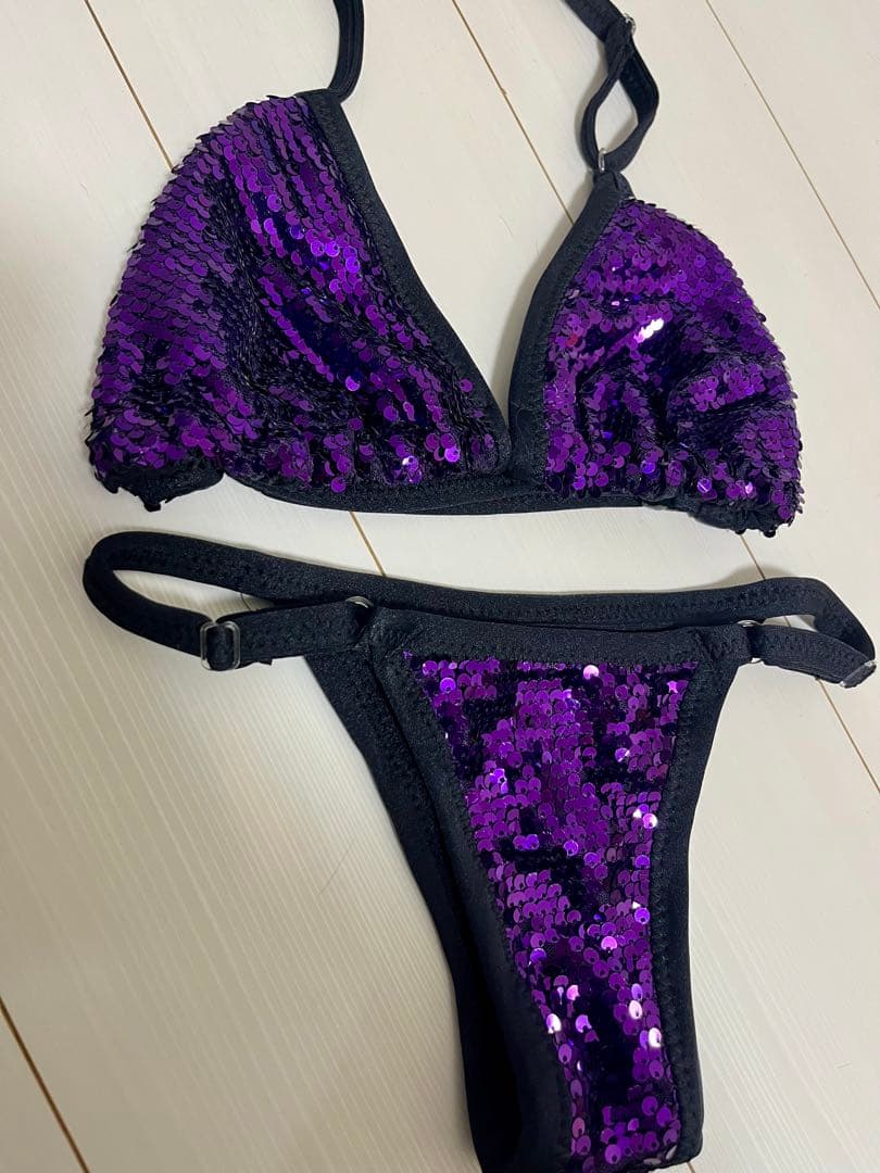 破格スパンコールビキニ