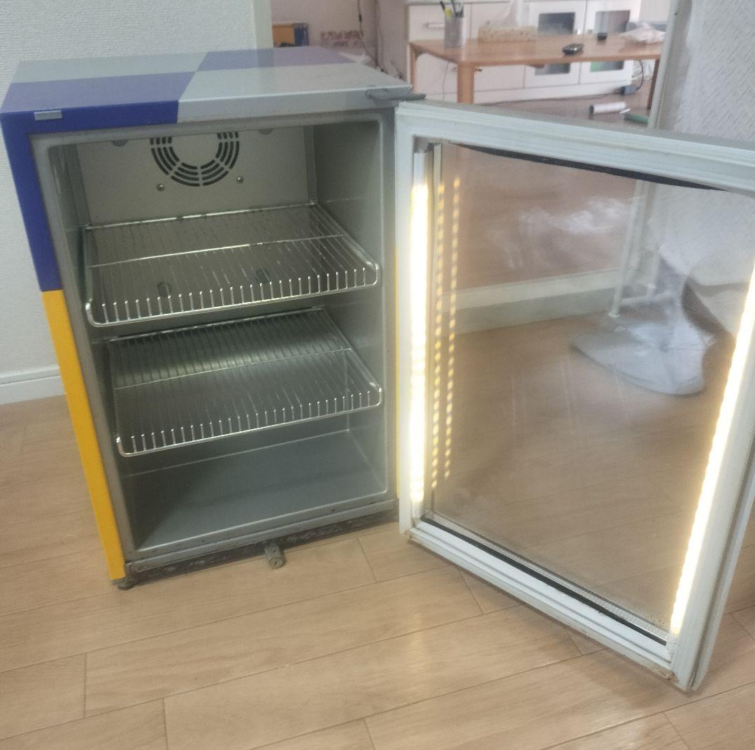 RedBull ガラスドア冷蔵庫 LED照明付き