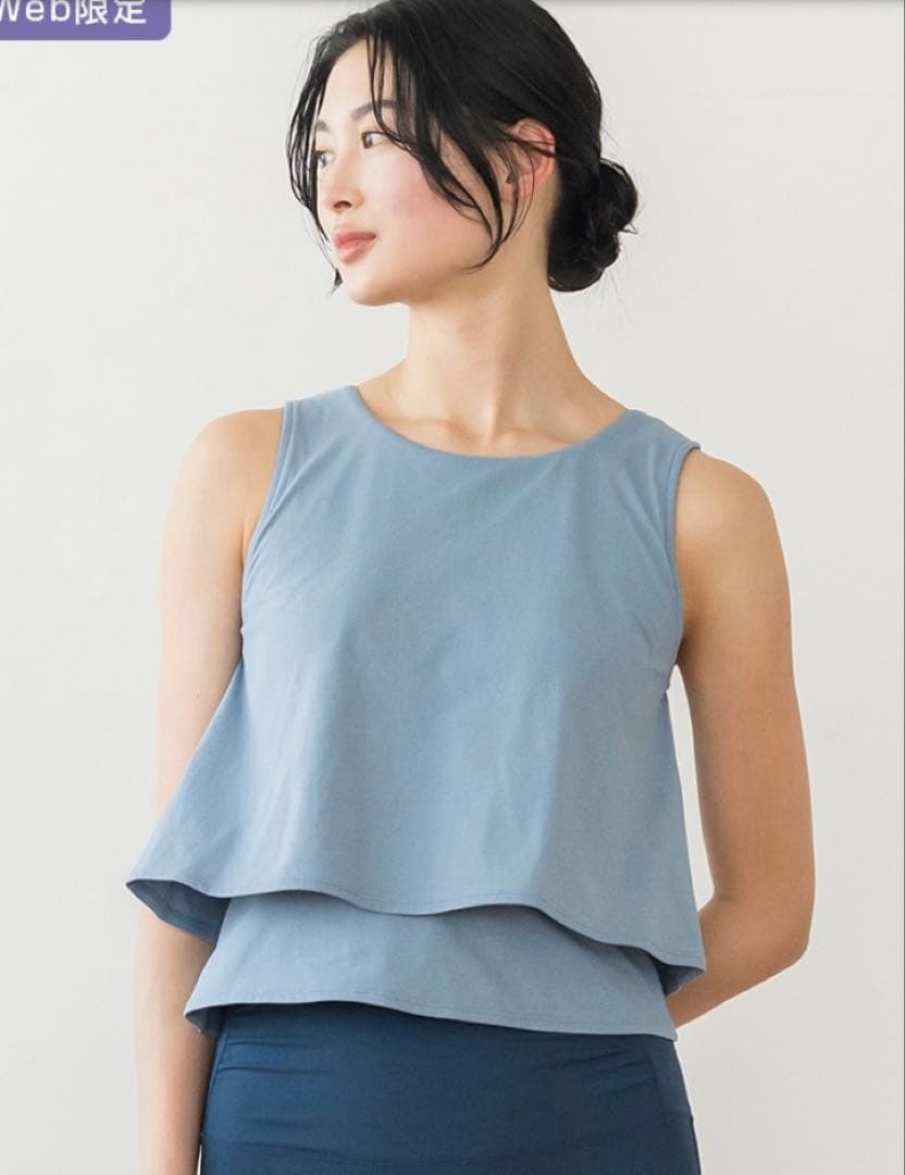 新品未使用SUKALAカップ付きフレアタンクトップ　スモークブルー　Ｍサイズ