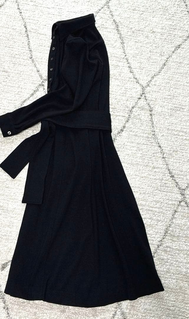 DAMA collection 長袖襟付き　ウールワンピース　黒