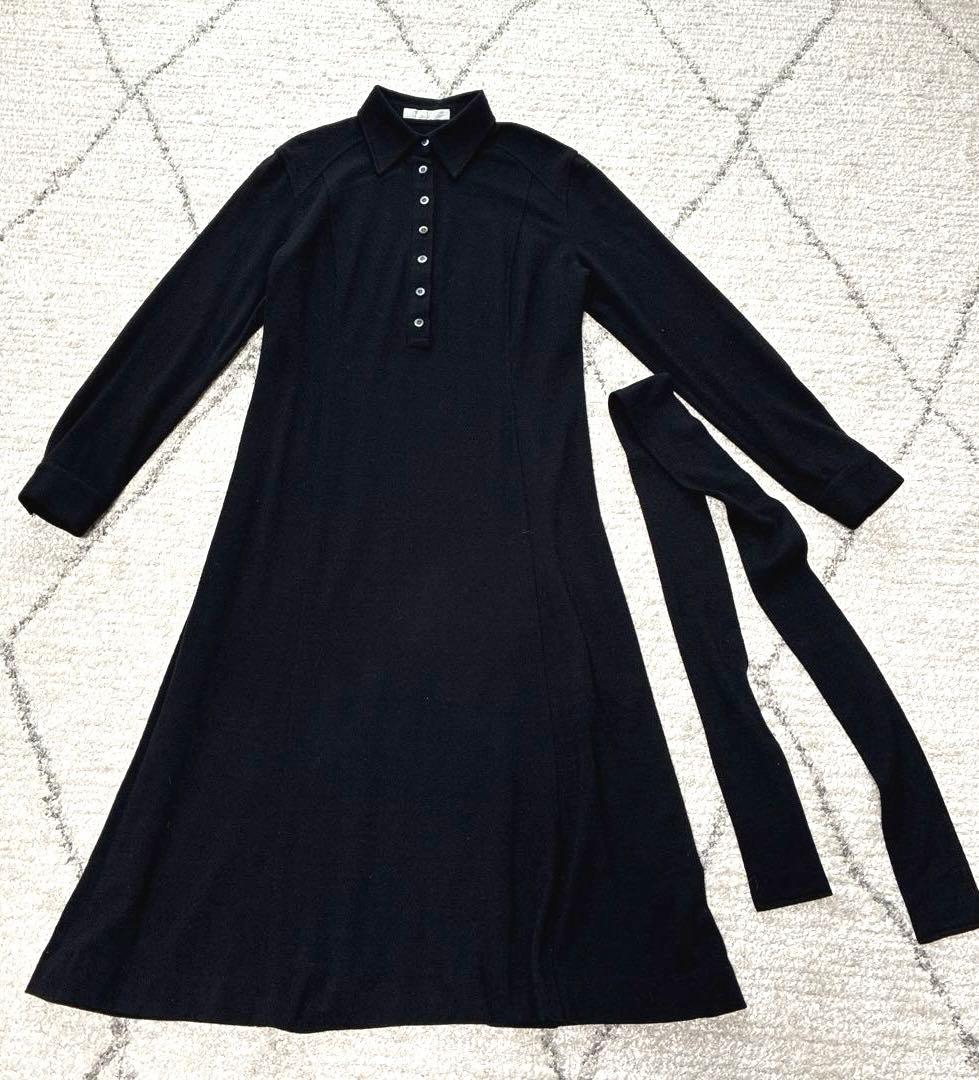 DAMA collection 長袖襟付き　ウールワンピース　黒