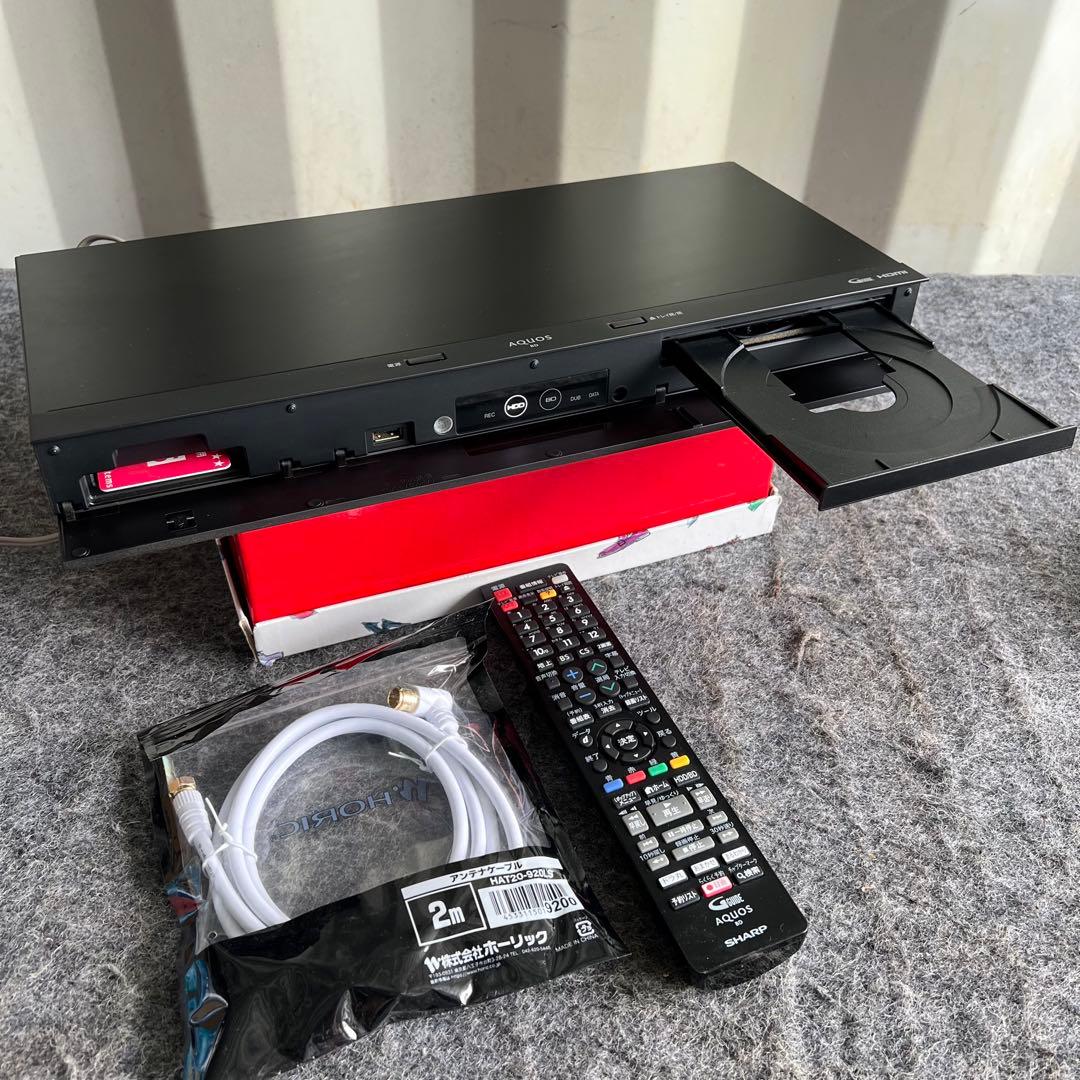 E71美品✨　シャープ 1TB ブルーレイレコーダー AQUOS 2番組同時録画