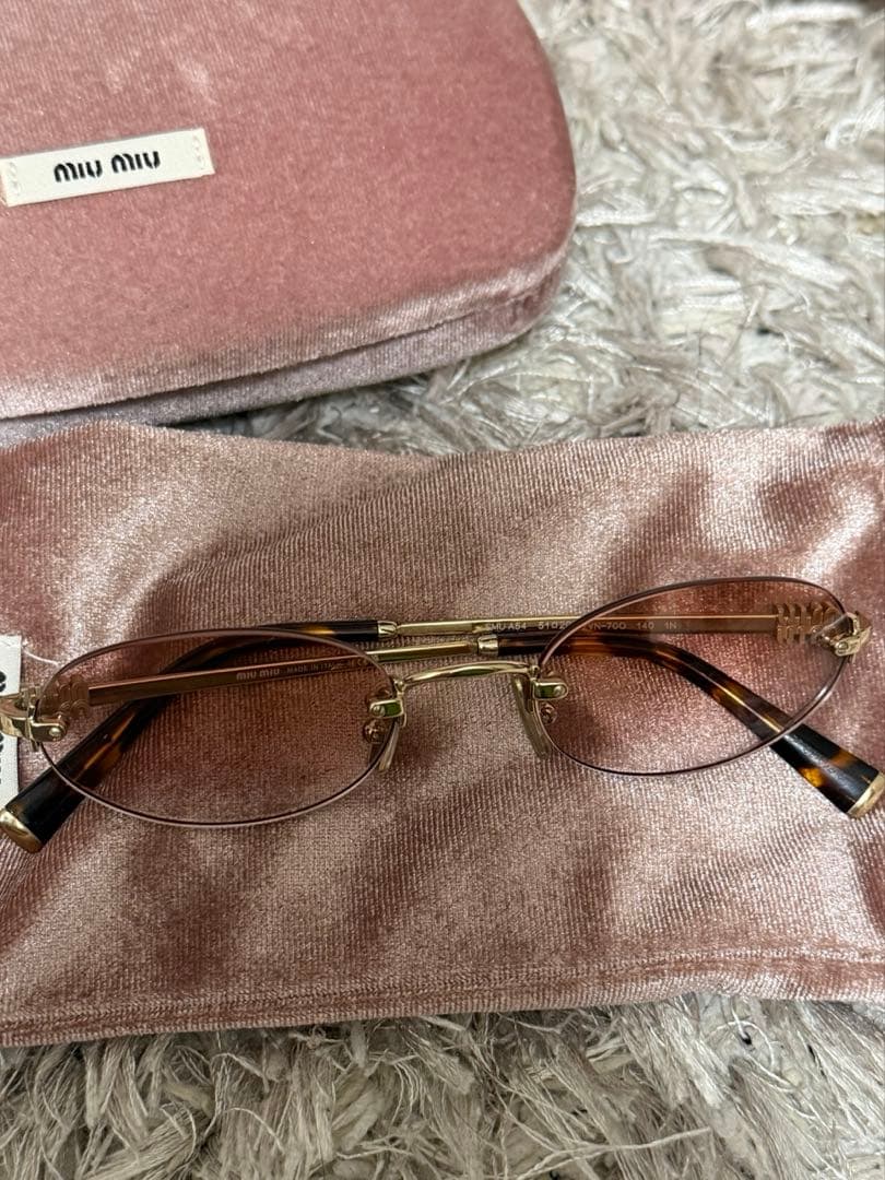 miumiu ロゴ サングラス