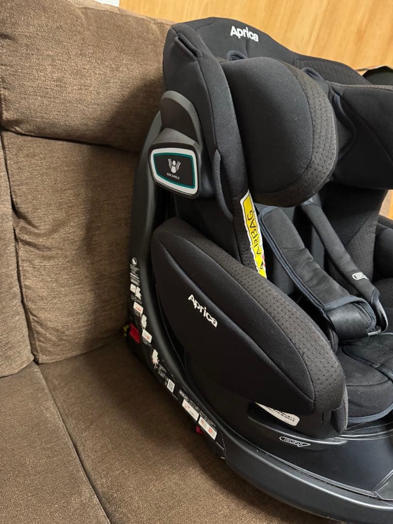 アップリカ　チャイルドシート　フラディアグロウ　セーフティプラス　ブラック