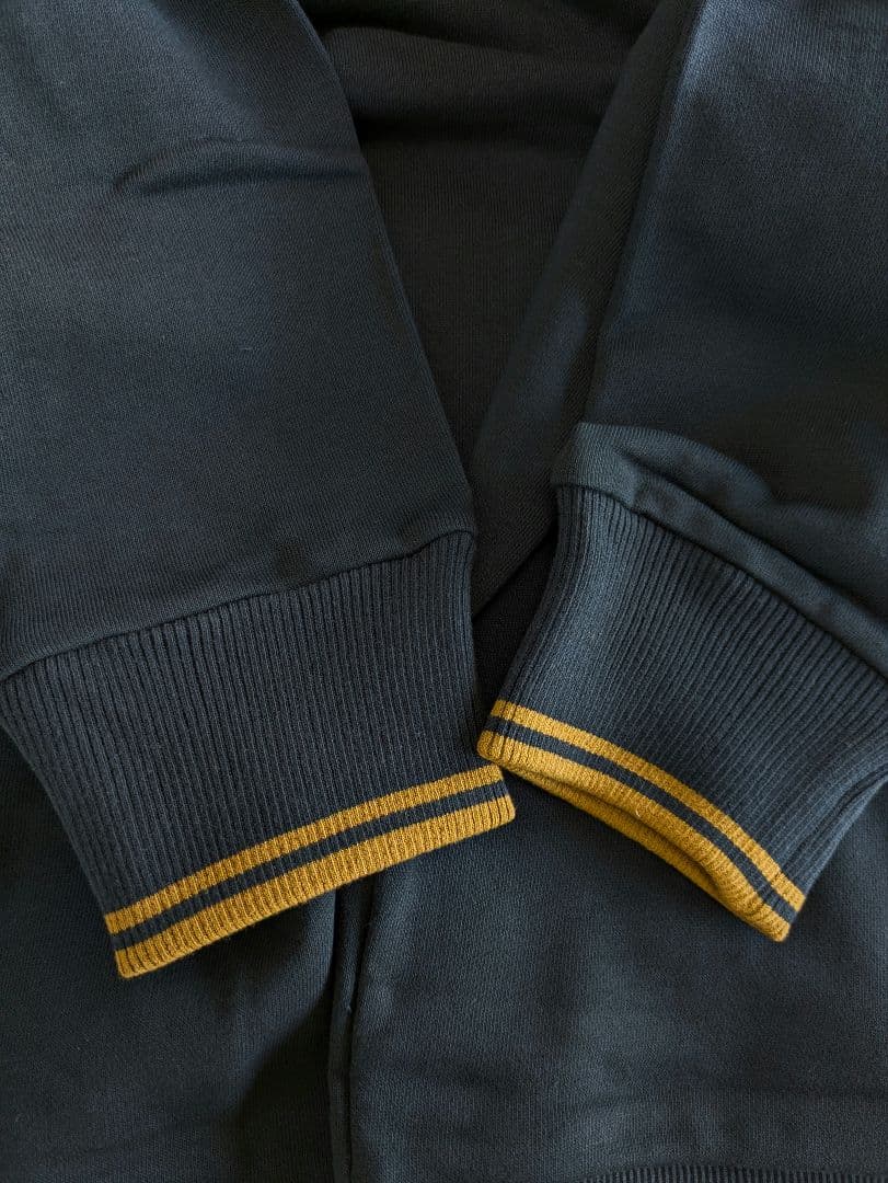 未使用 FRED PERRY スウェット トレーナー ネイビー Lサイズ