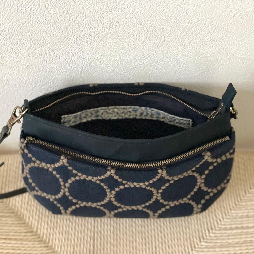 ⚮̈ミナペルホネン　tambourine navy khaki ドラポケショルダー