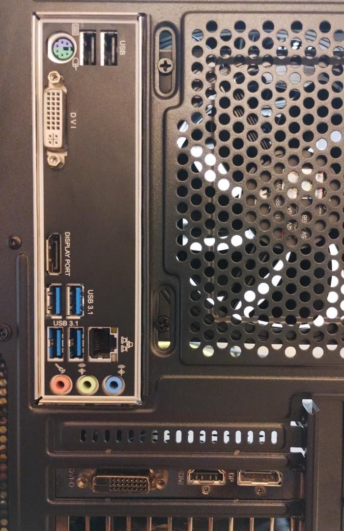 ゲーミングPC/i7 8700/GTX1660Ti/16G/SSD512G/水冷