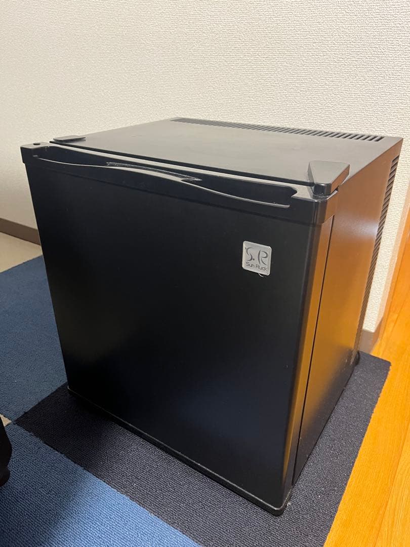 小型冷蔵庫　冷庫さん　ブラック