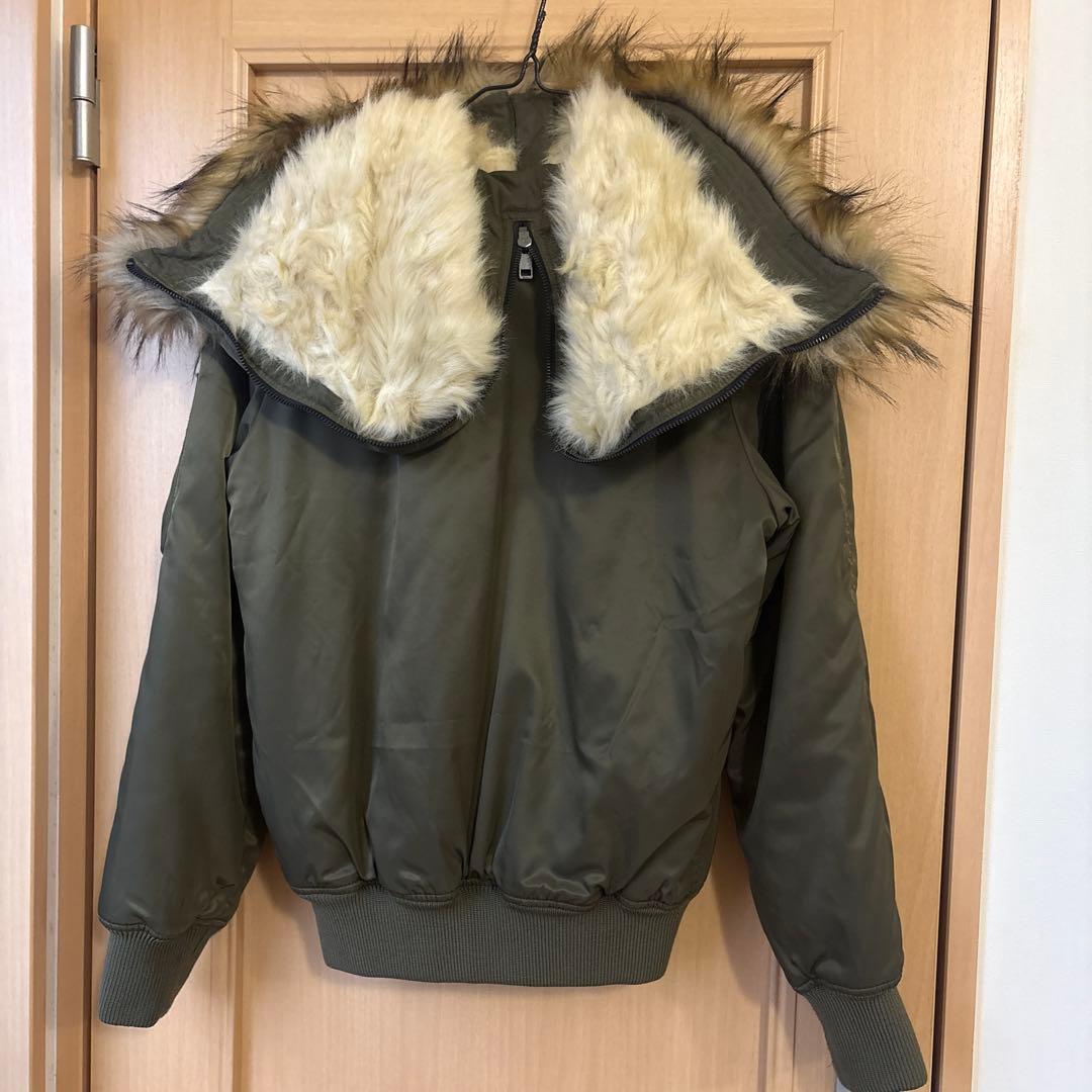 DIESELファー付きオリーブボンバージャケット
