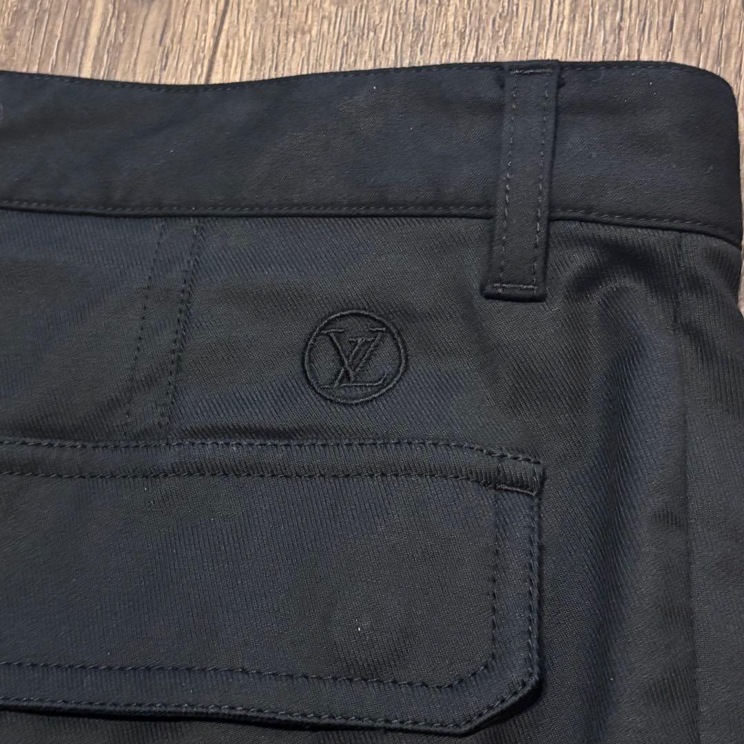 LOUIS VUITTON ルイヴィトン　ロゴカーゴパンツ