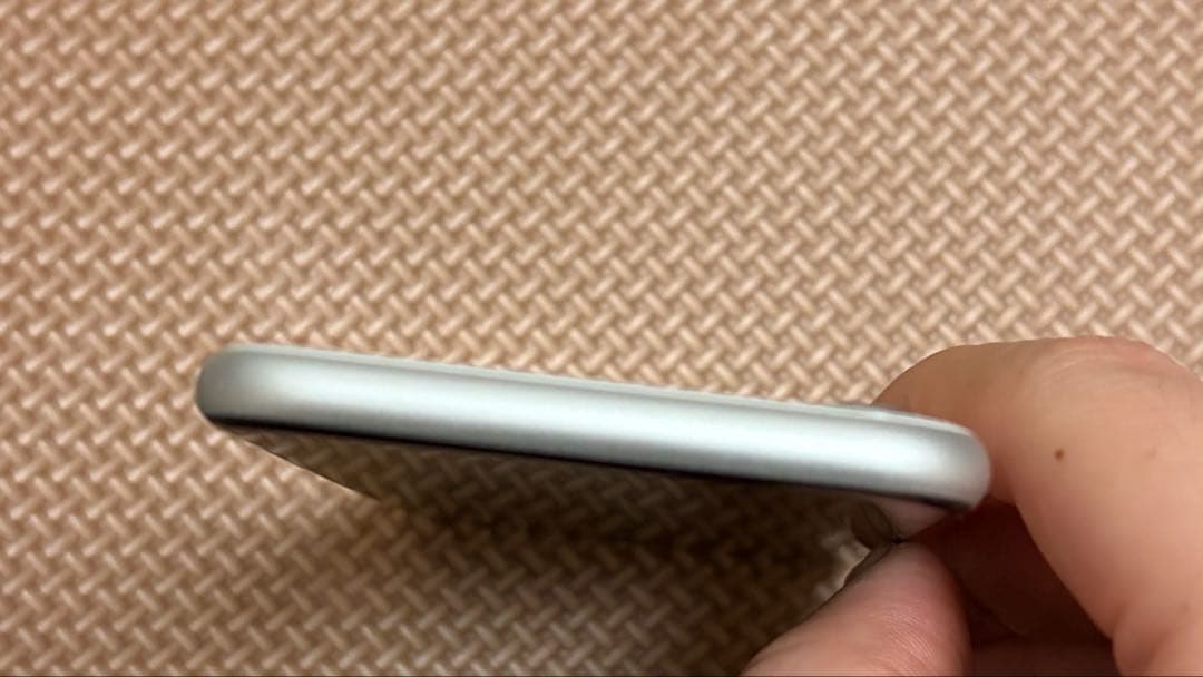 iPhone SE (第2世代) 128GB