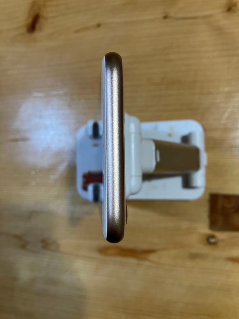 【超美品】iPhone8 ゴールド simフリー 64GB バッテリー100%