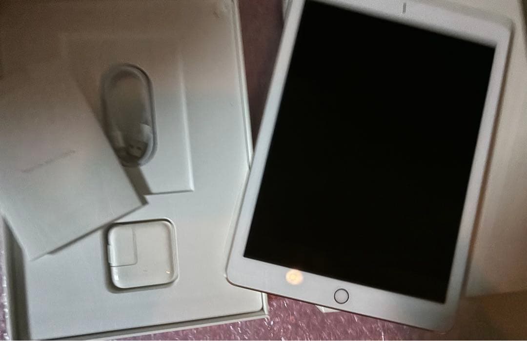 Apple iPad Proゴールド(9.7インチ/32GB) 付属品完備