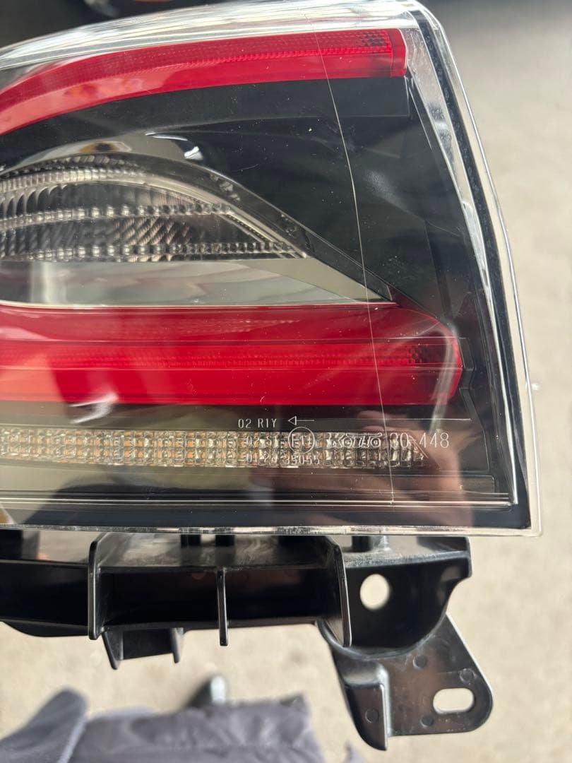 220系　クラウン　テールレンズ