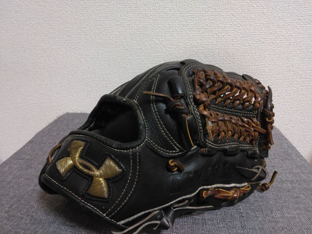 UNDER ARMOUR　硬式内野手用　 松田モデル