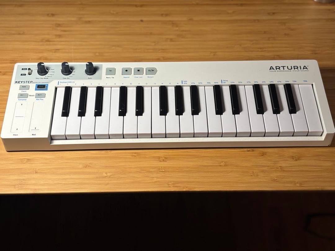 箱付き Arturia Keystep Midi キーボード