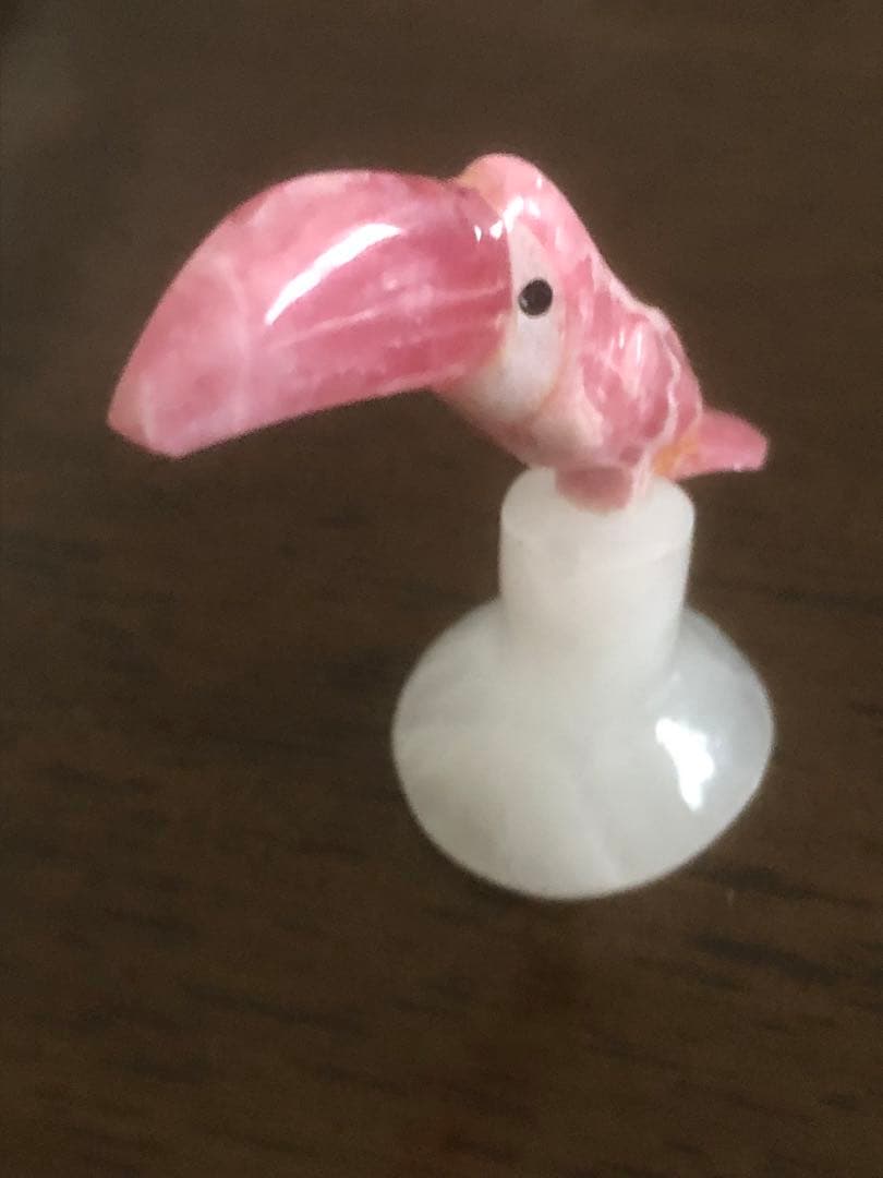 【パワーストーン】天然石インカローズ(ロードクロサイト)南米の野鳥オオハシ　置物