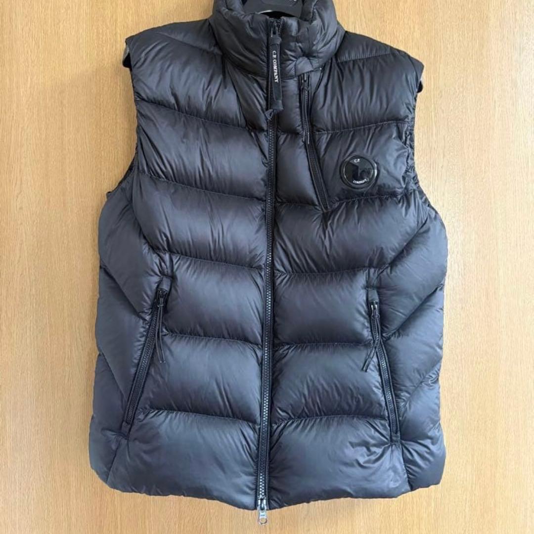 【美品】C.P. COMPANY CPカンパニーダウンベスト