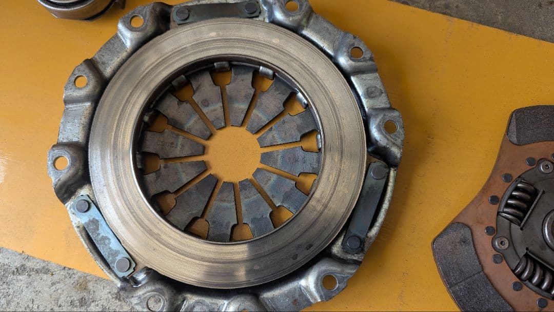 Sメタルクラッチ　軽量フラホ　カバー アルトワークス、ラパン、ワゴンRなど