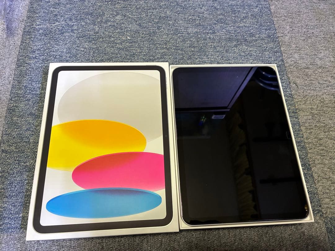 Apple iPad 第11世代　A16シルバー wifiタイプ　カバー付き