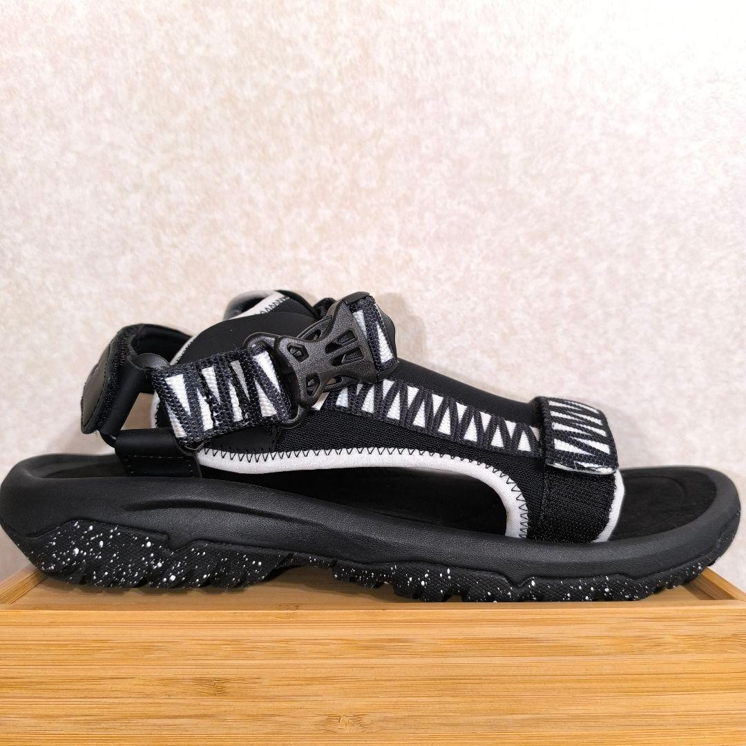 【新品】ホワイトマウンテニアリングTEVA ハリケーンボルト黒サンダル29cm