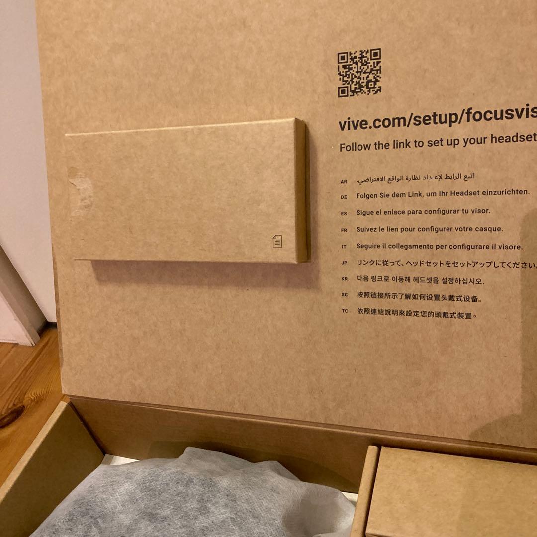 VIVE Focus Vision ストリーミングキット➕フェイシャルトラッカー