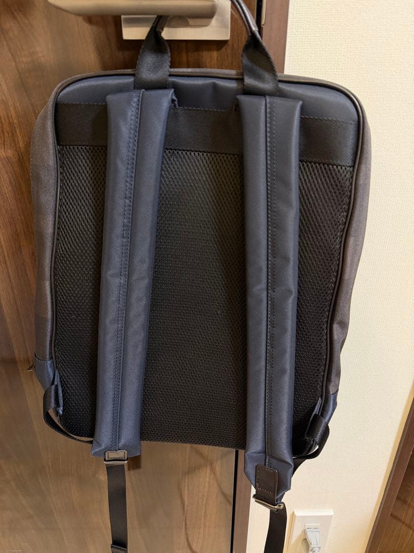 パニッキュ様ブラックレーベル　クレストブリッジ　スリムビジネスバッグパック