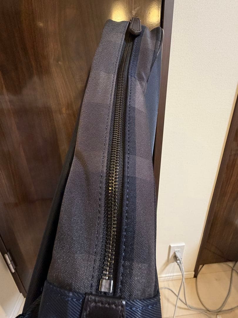 パニッキュ様ブラックレーベル　クレストブリッジ　スリムビジネスバッグパック