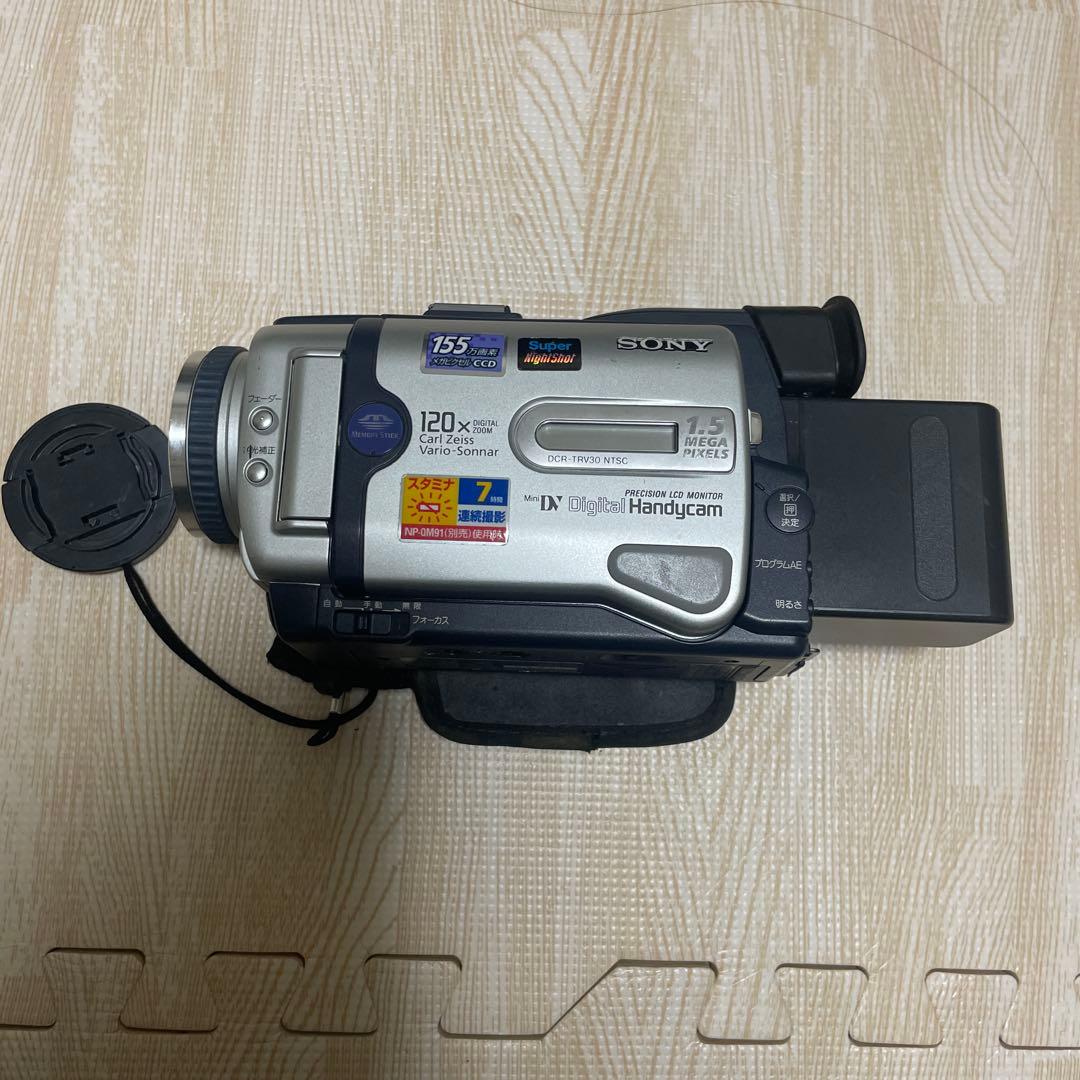 ビデオカメラ Sony handycam DCR-TRV30