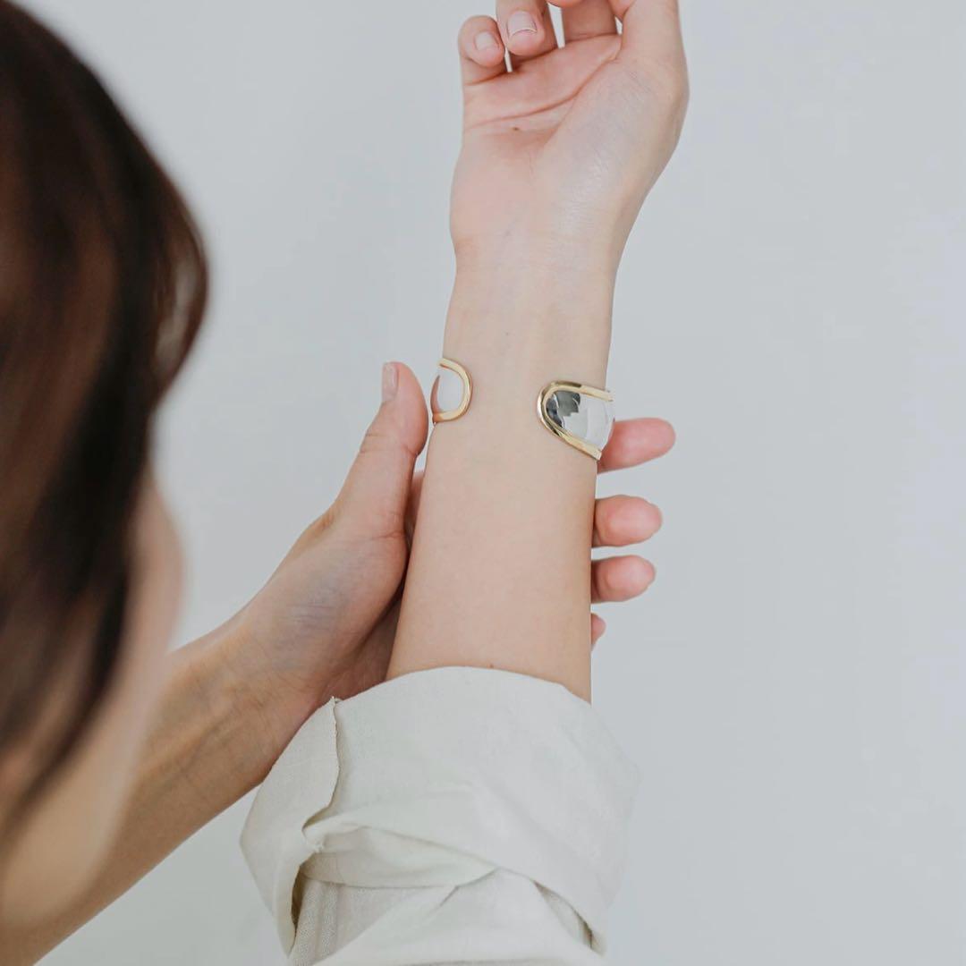 アクセサリー JAMIRAY Wavy silver bangle