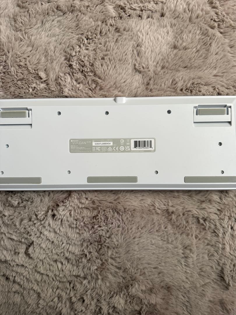 ROCCAT VULCAN TKL Pro ゲーミングキーボード