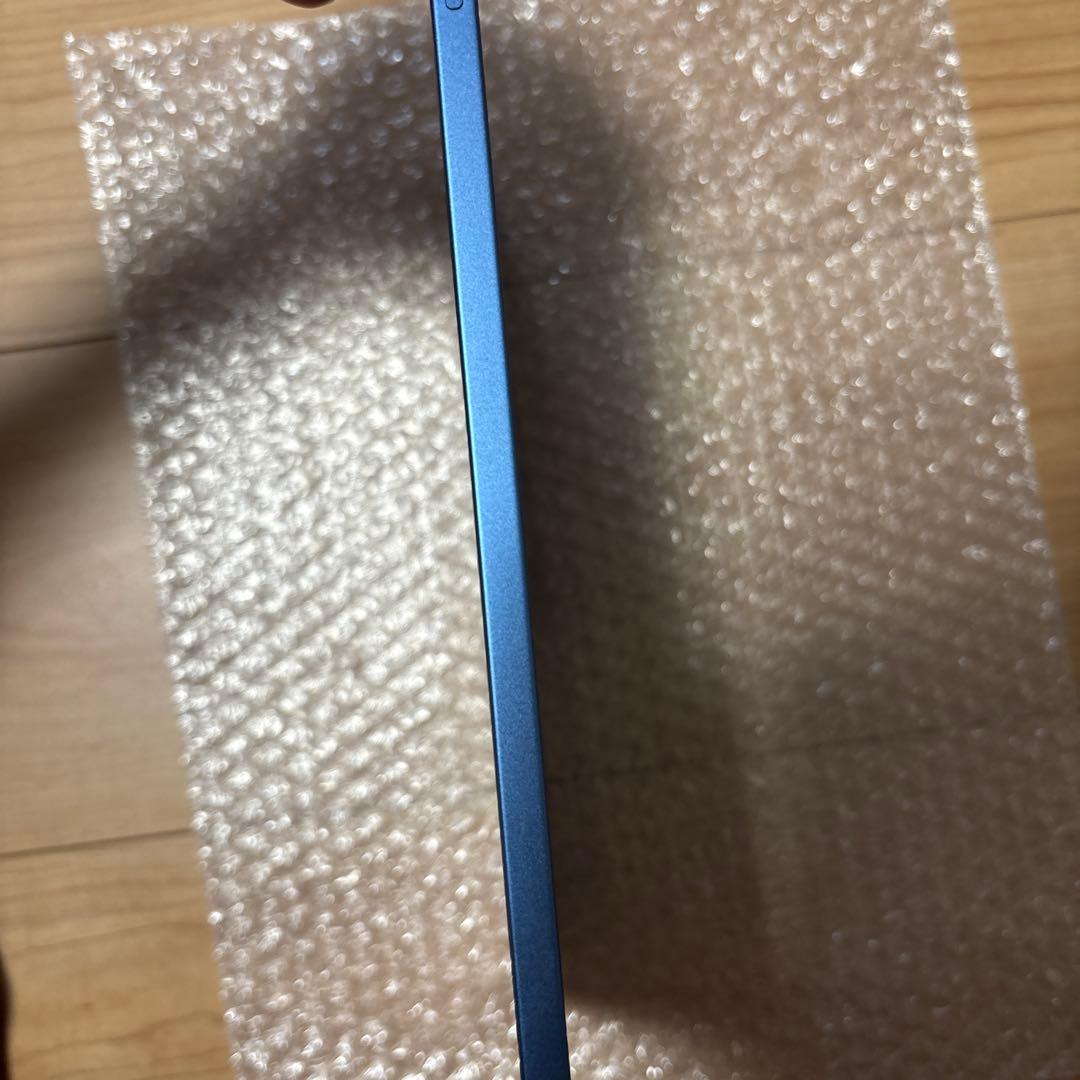 iPad 第10世代 256GB Wi-Fi 本体のみ / 1年使用・美品