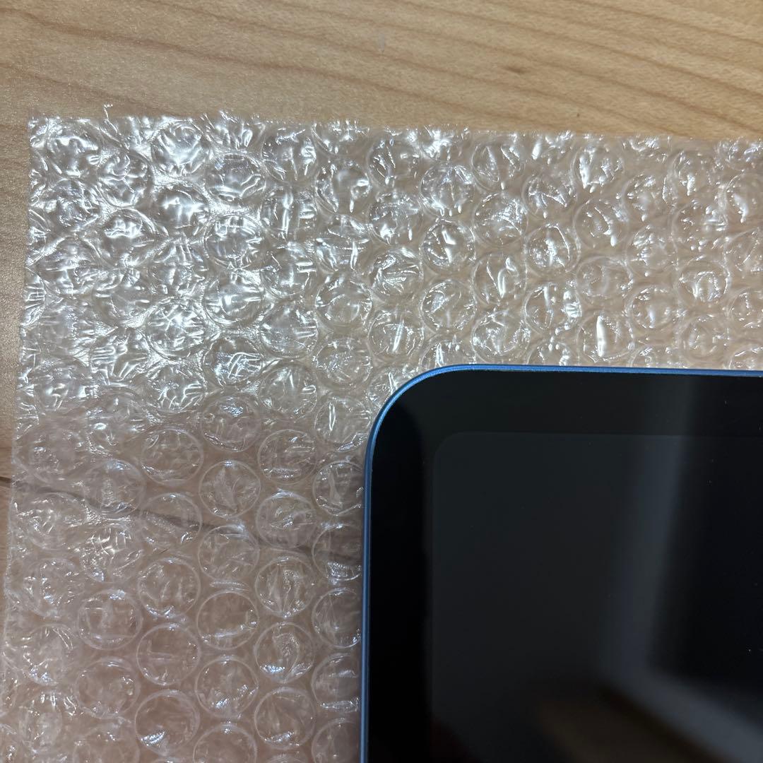 iPad 第10世代 256GB Wi-Fi 本体のみ / 1年使用・美品