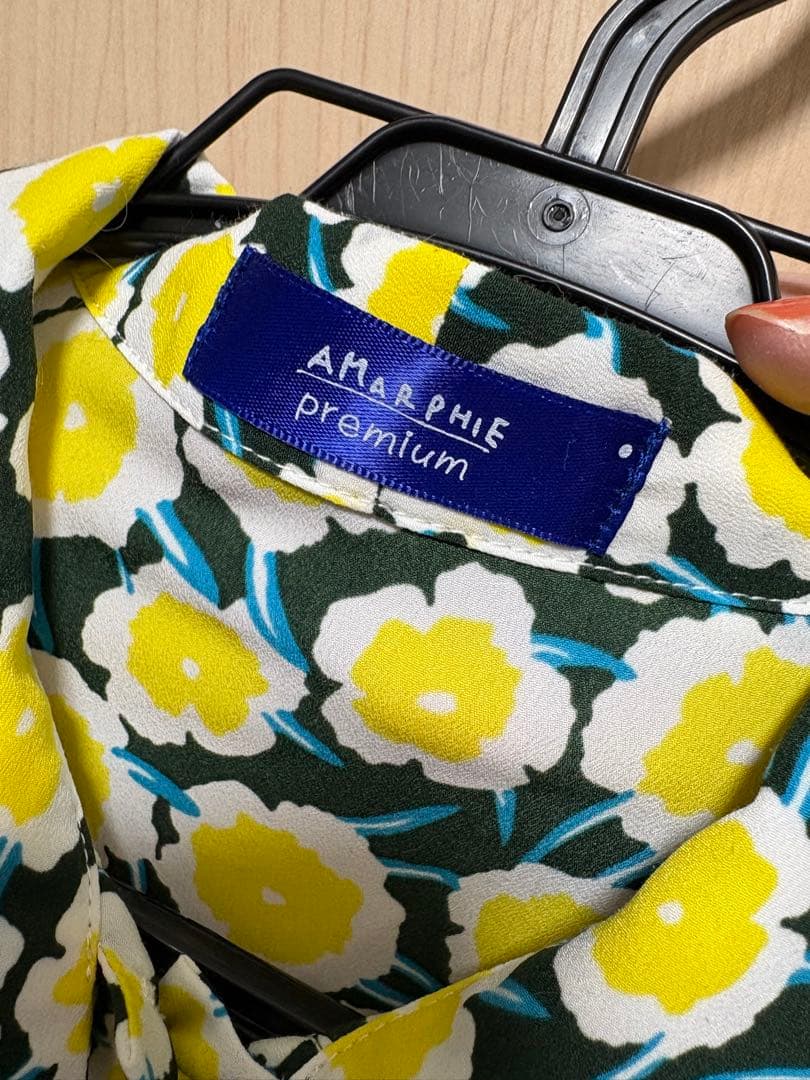 2025新作 超美品AMARPHIE ボウタイブラウス