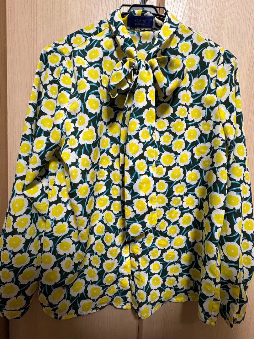 2025新作 超美品AMARPHIE ボウタイブラウス