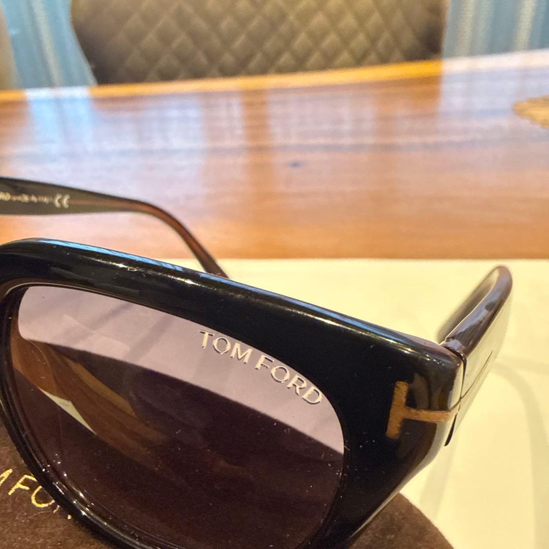 TOM FORD サングラス　ブラウンフレーム