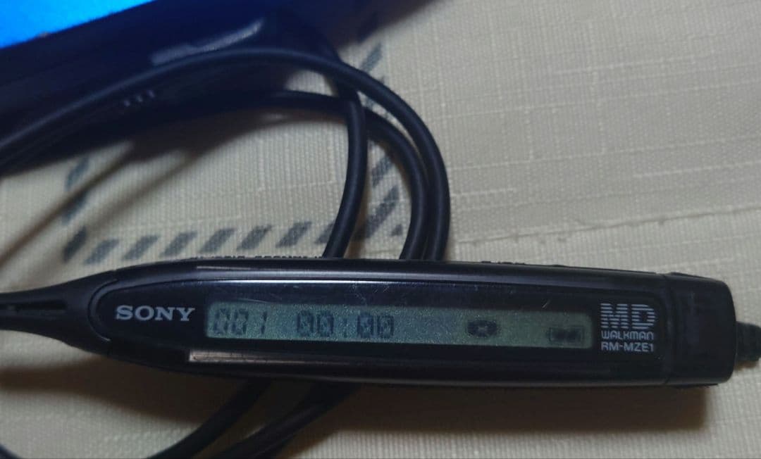 SONY MDプレーヤー MZ-E80レンズクリーナ、MD、MDケース セット