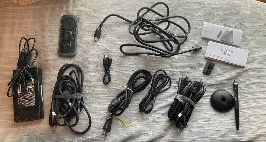 Wacom Cintiq Pro 24　ペンモデル　DTK-2420/K0