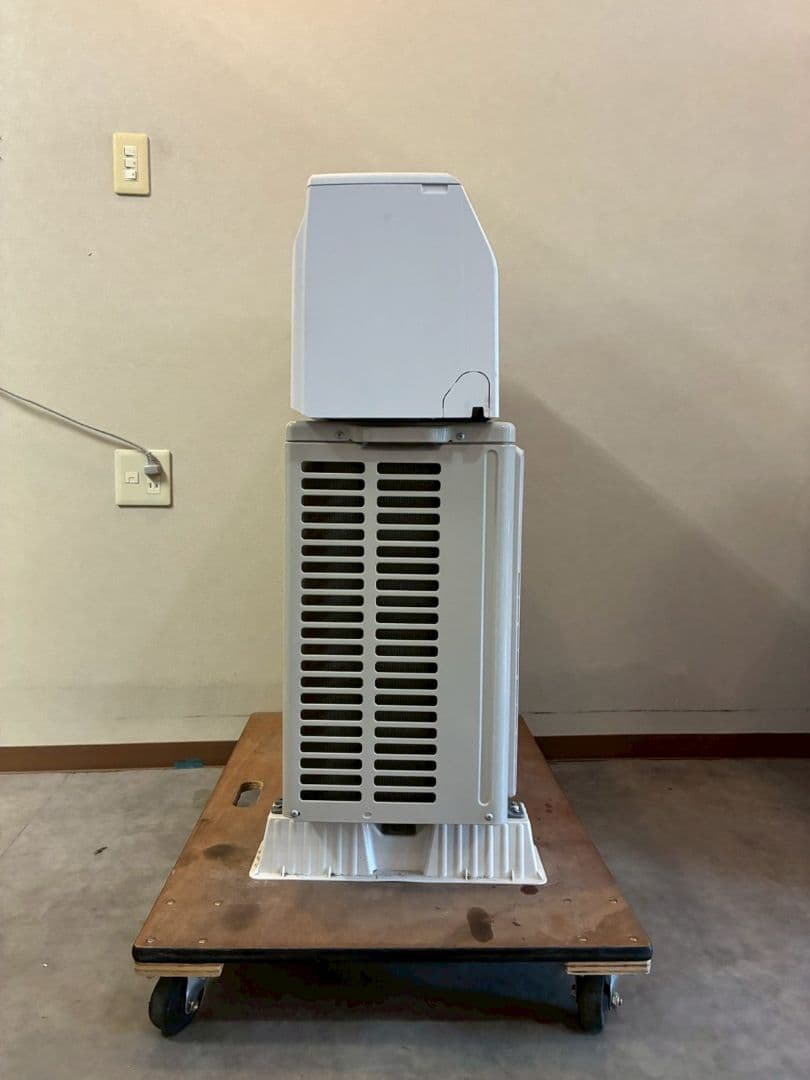 2061 富士通【AS-C254R-ｗ】2024年製 8畳 エアコン 中古