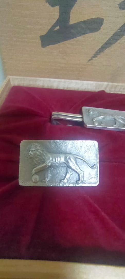 ★純銀製ライオンカフスボタン（カフリンクス）とネクタイピンのセット