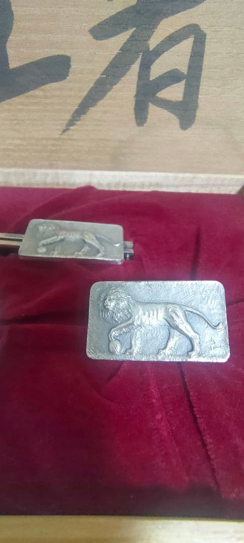 ★純銀製ライオンカフスボタン（カフリンクス）とネクタイピンのセット