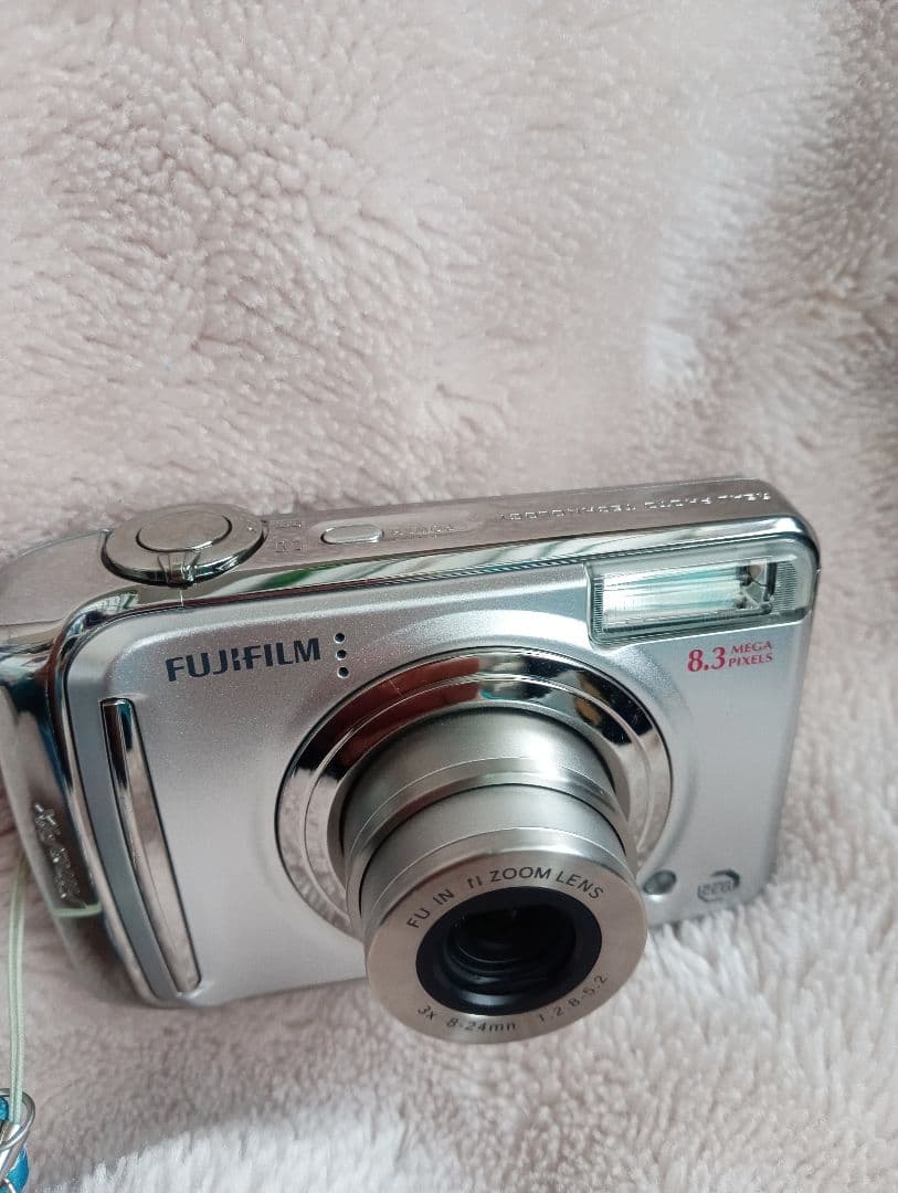 コンパクトカメラ