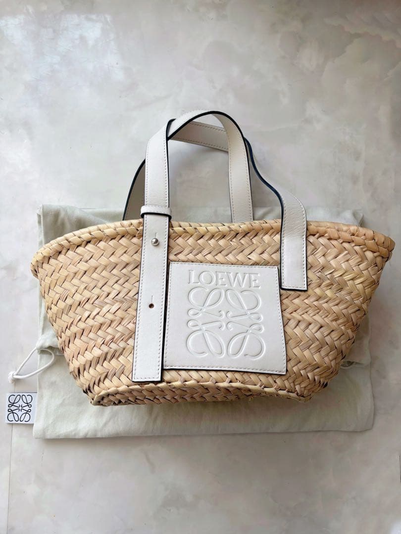 LOEWE ロゴ入り かごバッグ ベージュ/ホワイト