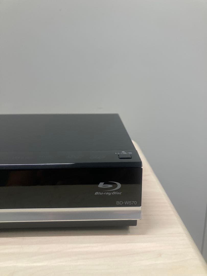 めっちゃ綺麗　シャープ　AQUOS ブルーレイ　 BD-W570